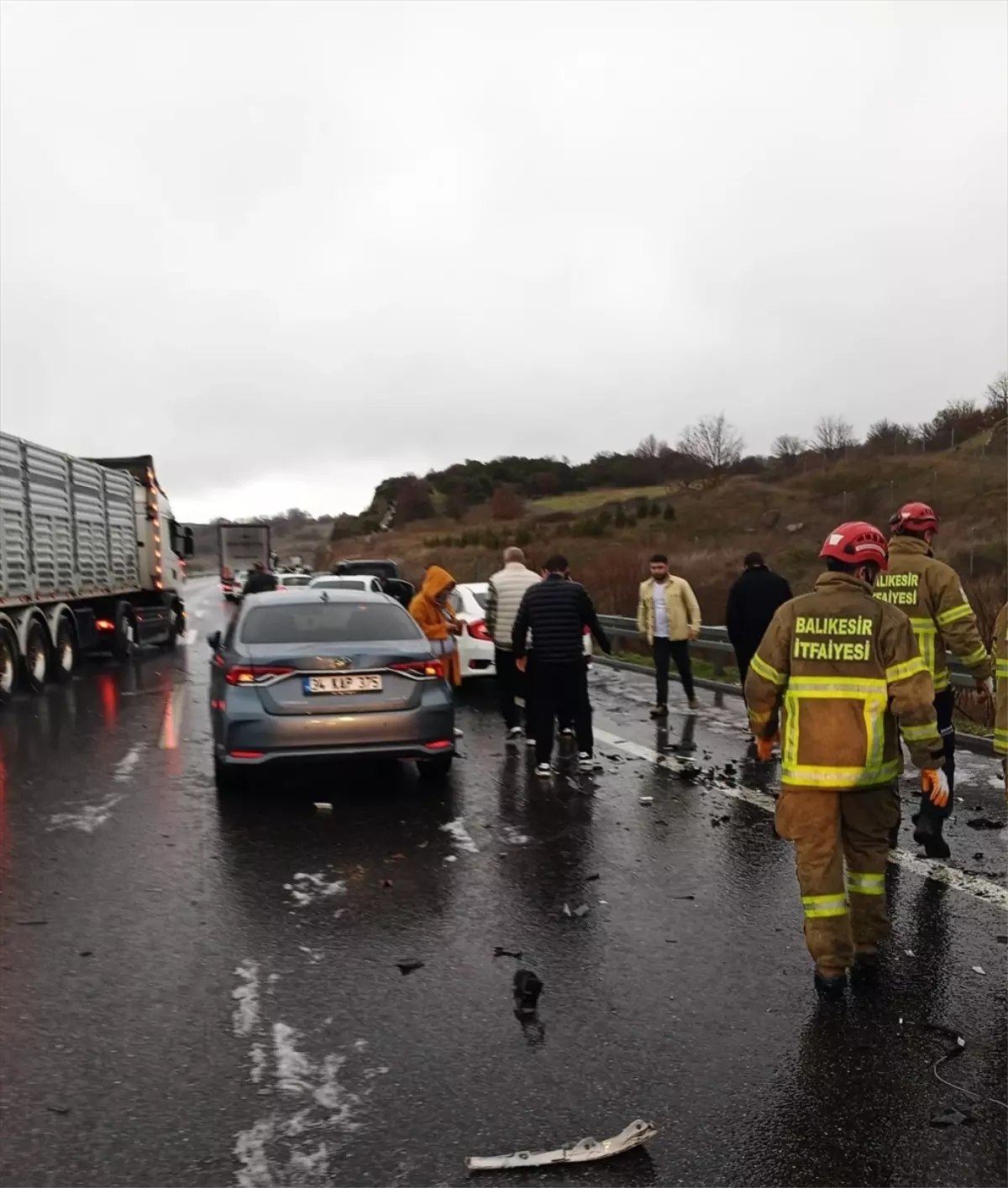 İstanbul-İzmir Otoyolu'nun Balıkesir kesiminde zincirleme trafik kazasında 1 kişi öldü