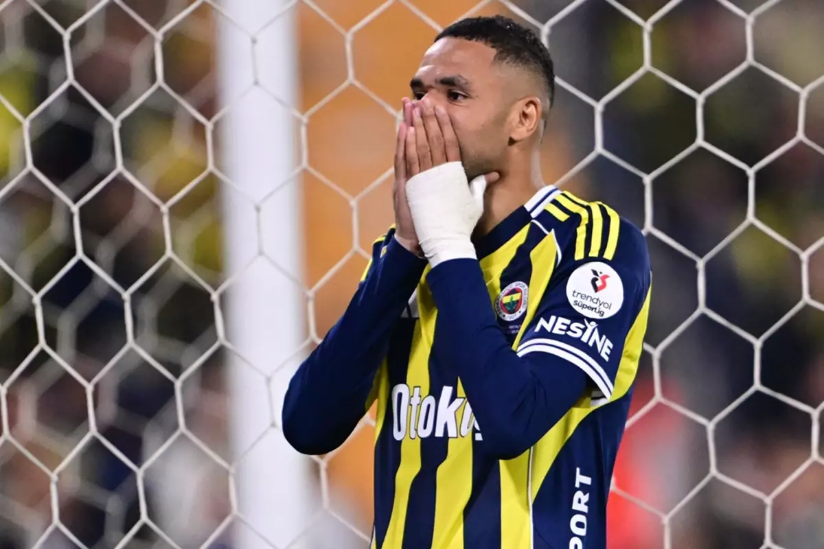 Oynamadığı maçta bile hedefte! Fenerbahçe taraftarından En-Nesyri'ye büyük tepki
