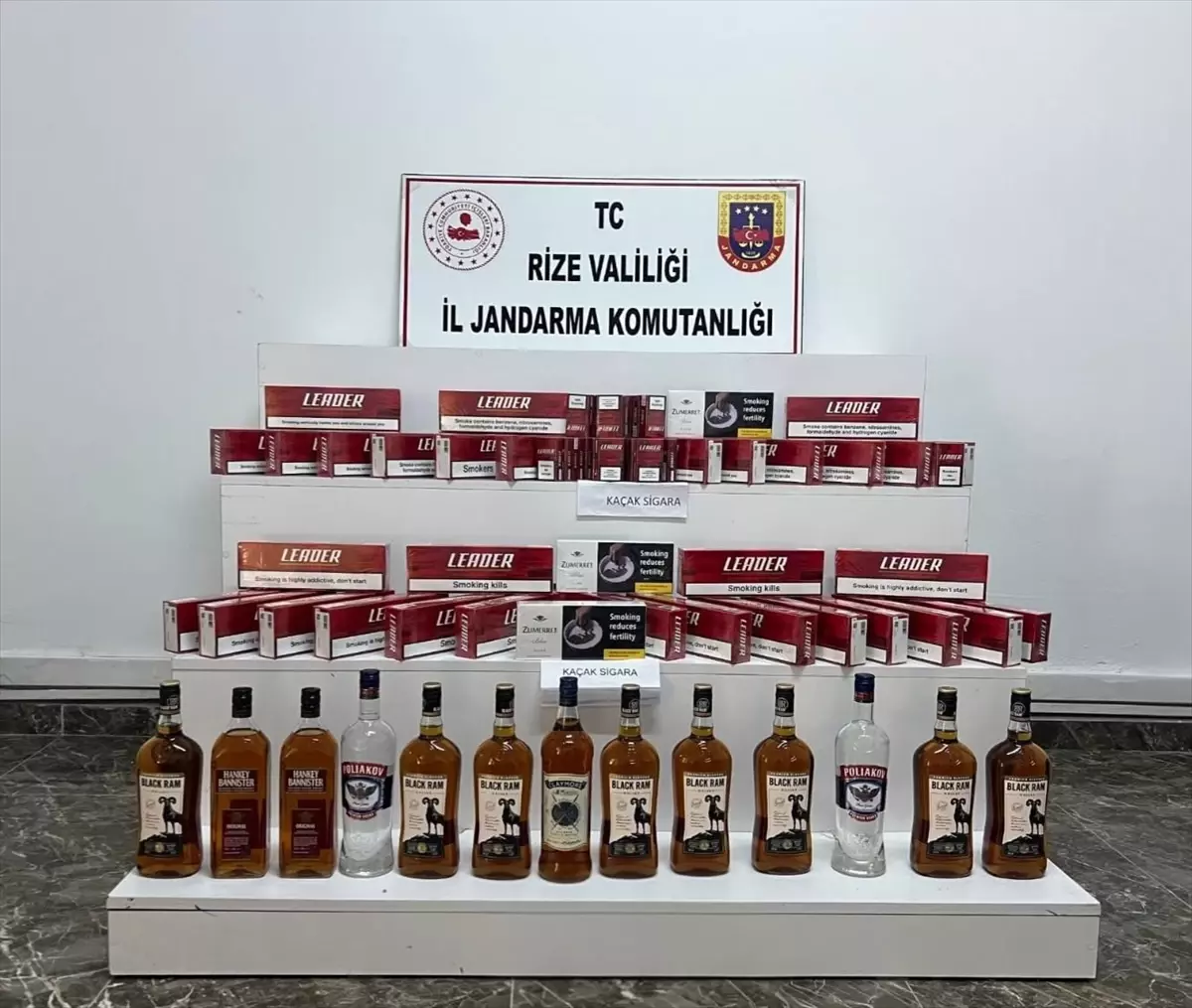 Rize'de kaçakçılık operasyonunda bandrolsüz sigara ve alkol ele geçirildi