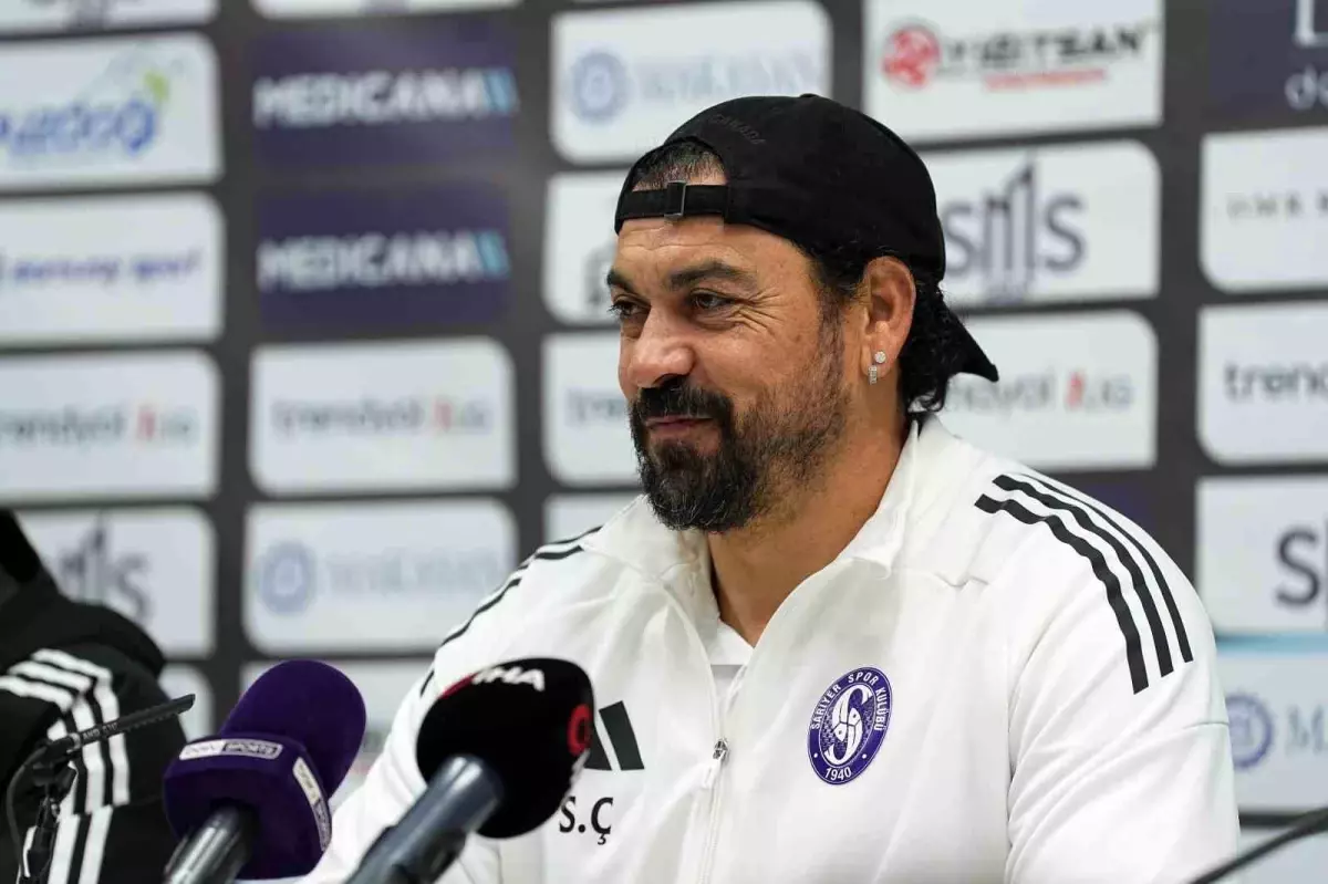 Servet Çetin: "1 kenar, 1 orta saha oyuncusunu kadromuza katarsak daha iyi takım olacağız"