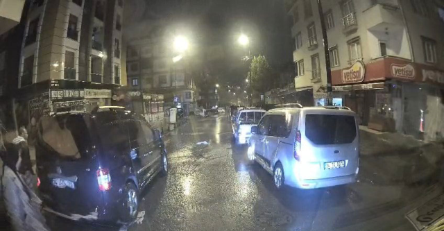 servis minibusunun camini yumrukladi seni 19450692 6223 m