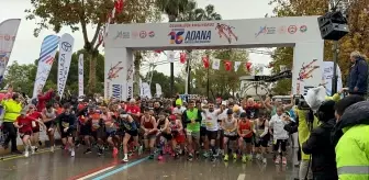Uluslararası Adana Kurtuluş Yarı Maratonu koşuldu