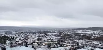 Uşak'ın yüksek kesimlerinde kar etkili oldu