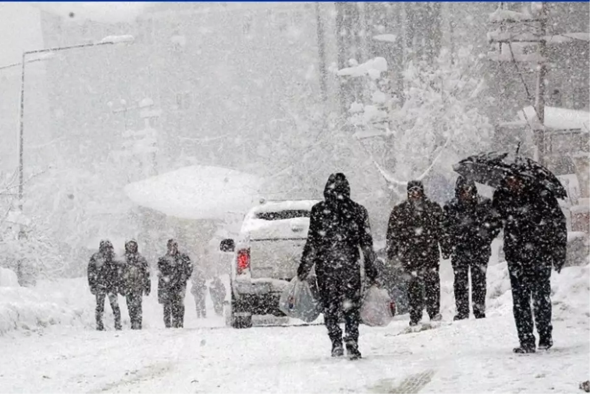 Uşak okullar tatil mi, 12 Ocak Pazartesi Uşak'ta okul yok mu (UŞAK VALİLİĞİ - KAR TATİLİ)?