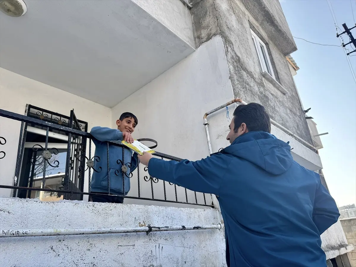 Van'da PTT Kargo aracılığıyla 380 bin kitap öğrencilere ücretsiz ulaştırıldı