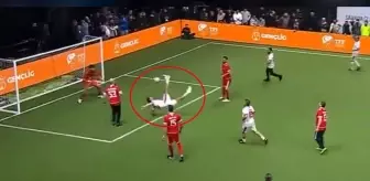 44 yaşındaki Volkan Demirel'den muhteşem röveşata golü