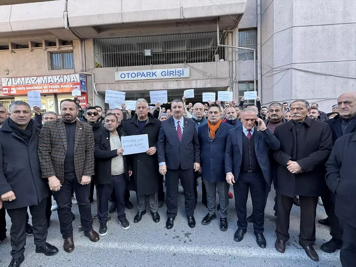 AK Parti'li Başdaş ve esnaftan Çankaya'daki otoparkın kapatılmasına tepki