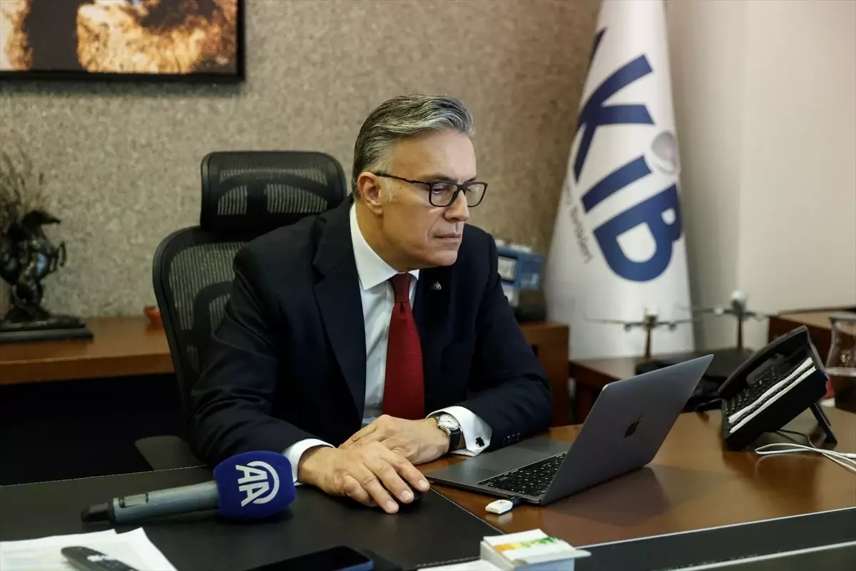 AKİB Genel Sekreteri Mehmet Ali Erkan, AA'nın 'Yılın Kareleri'ni oyladı