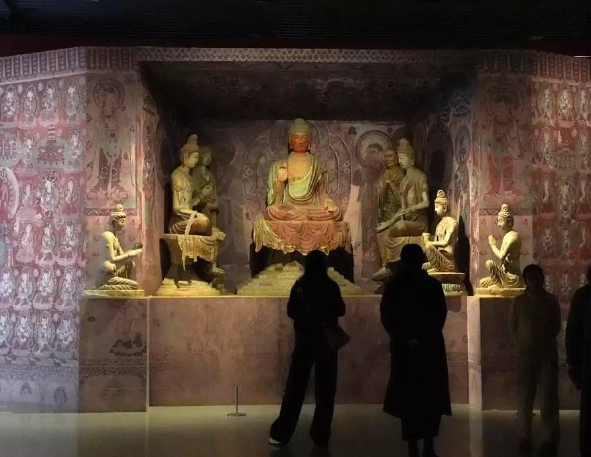 Albüm: Türk Seramik Sanatçısı, Çin'in Porselen Başkenti Jingdezhen'de Yeni İpek Yolu Hikayeleri Resmediyor