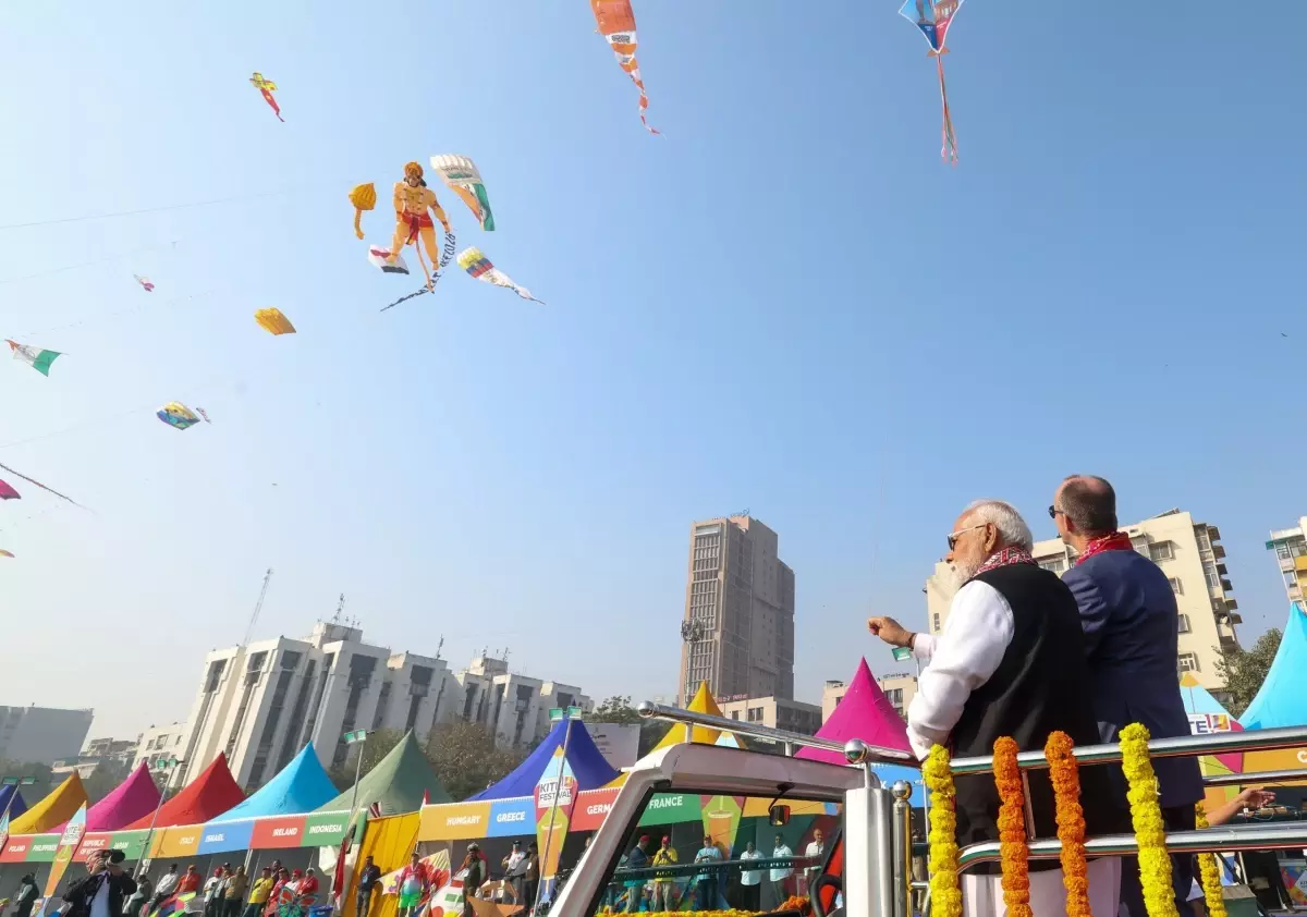 Almanya Başbakanı Merz, Hindistan Başbakanı Modi ile uçurtma festivaline katıldı