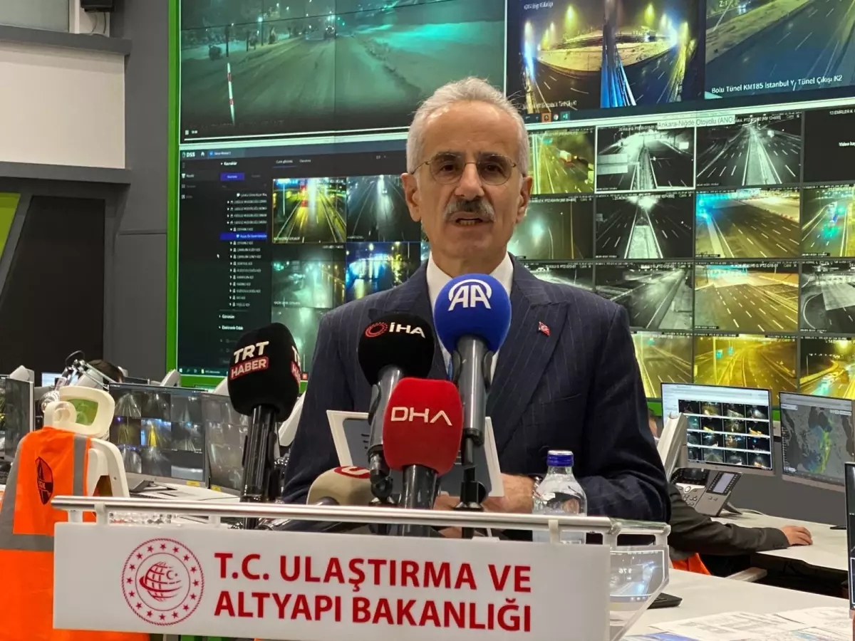 Kar yağışı nedeniyle bazı güzergahlar trafiğe kapatıldı