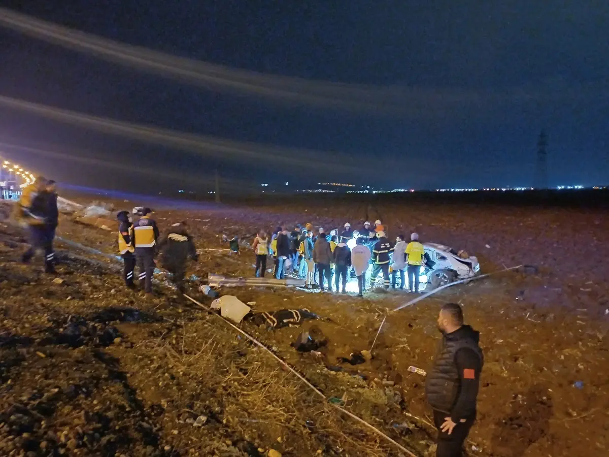 Batman'da iki otomobil çarpıştı: 3 ölü, 3 yaralı