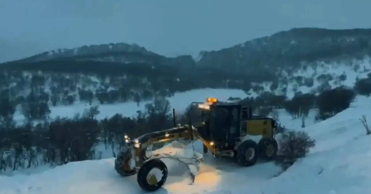 Bingöl'de 192 Köy Yolu Kar Yağışı Nedeniyle Ulaşıma Kapandı