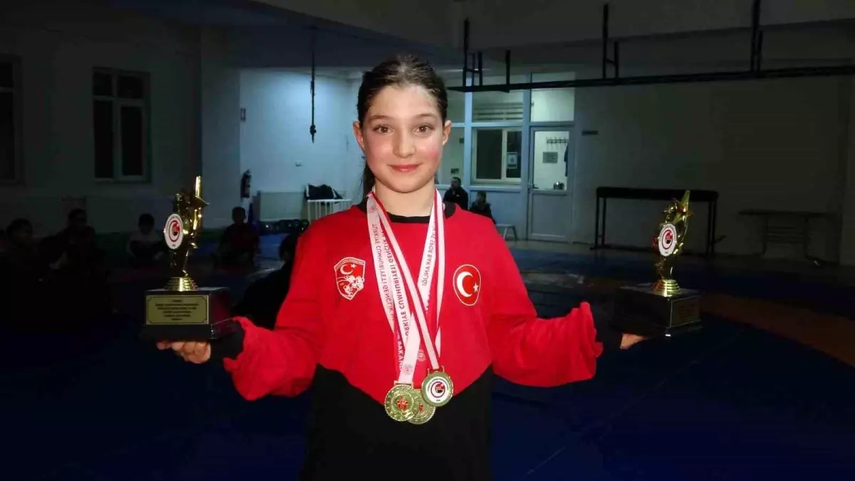 Bir yetenek taraması hayatını değiştirdi 10 yaşındaki güreşçi Asya, Türkiye şampiyonu oldu
