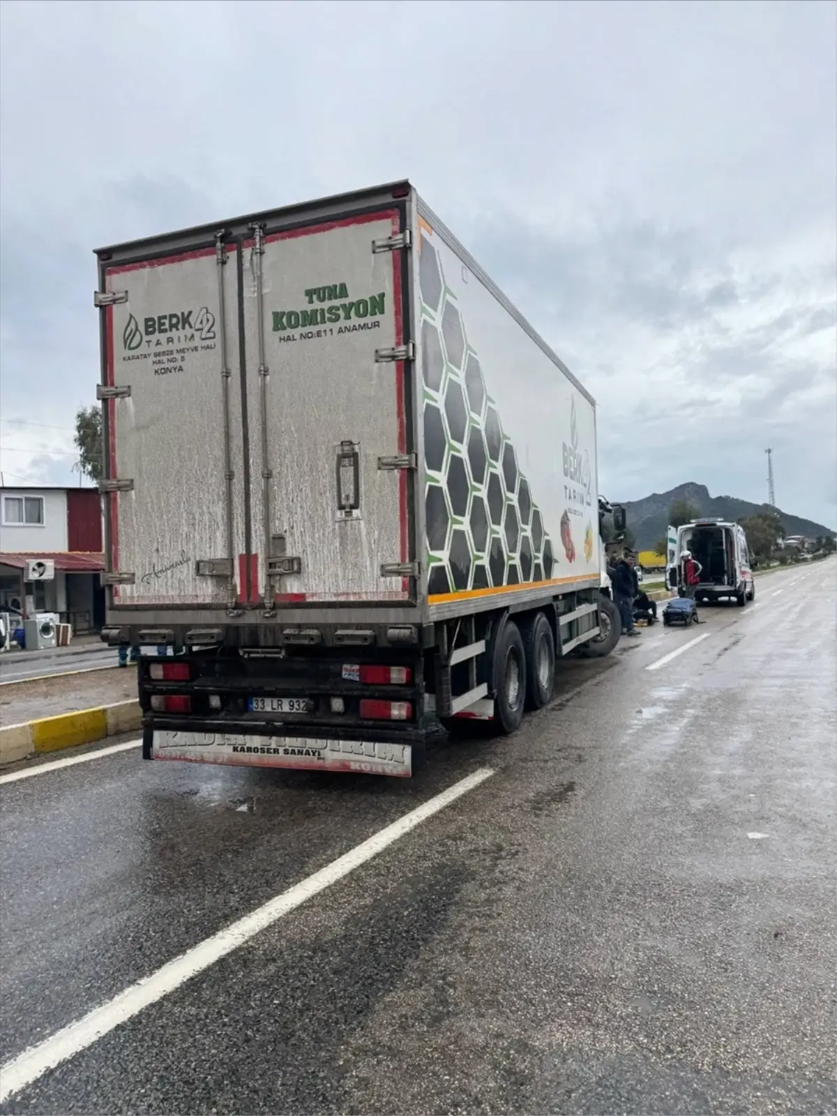 Bozyazı ilçesinde kamyonun çarptığı yaya yaralandı