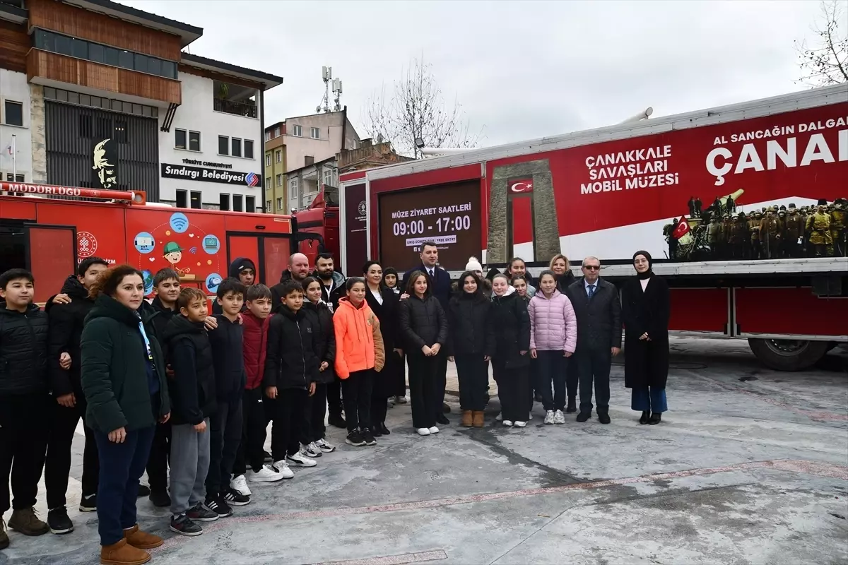 Çanakkale Savaşları Mobil Müzesi Sındırgı'da ziyaretçilerini ağırladı