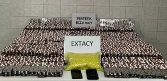 Çorlu'da 33 bin uyuşturucu hap ele geçirilen otomobildeki 2 şüpheli tutuklandı