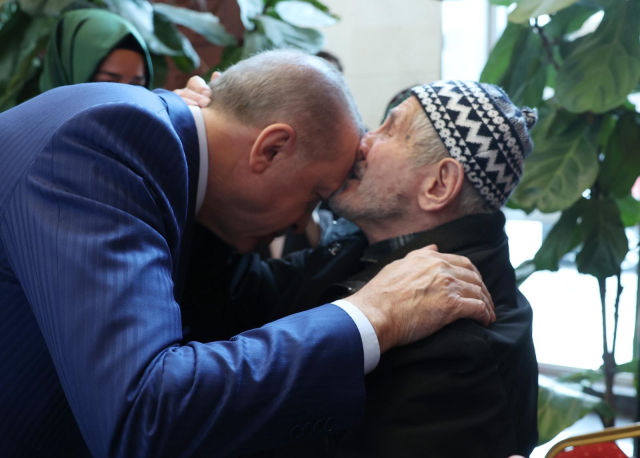 Cumhurbaşkanı Erdoğan, Düzceli asırlık çınarlarla bir araya geldi