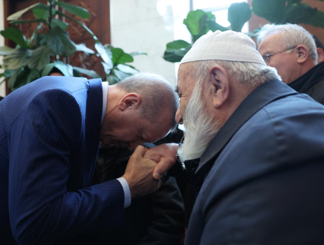 Cumhurbaşkanı Erdoğan, Düzceli asırlık çınarlarla bir araya geldi