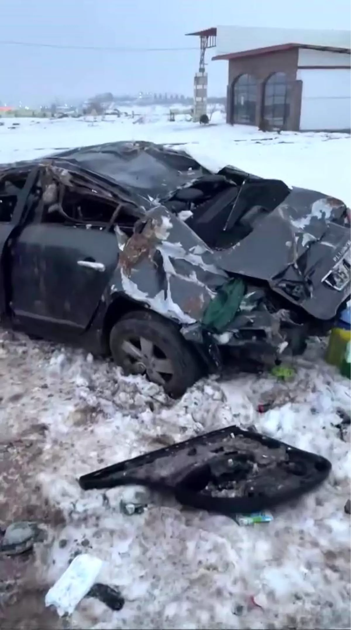 Diyarbakır'da araç takla attı: 2 yaralı