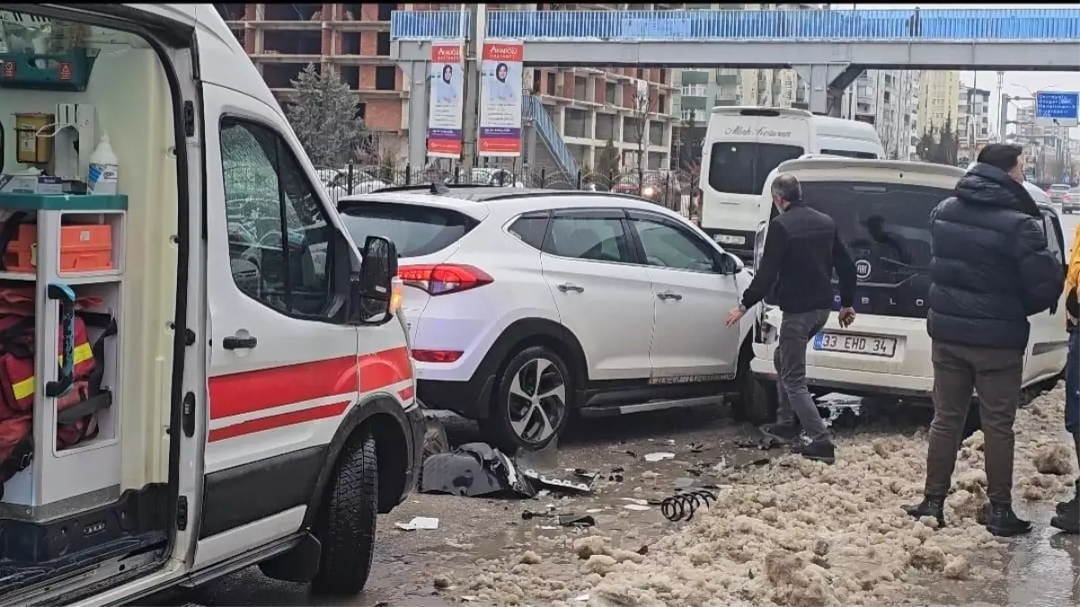 Elazığ'da otomobil ile taksi çarpıştı: 1 yaralı
