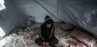 Gazze'de evlendikten iki gün sonra eşini kaybeden Filistinli genç adam, yaşadığı travmayı atlatamıyor