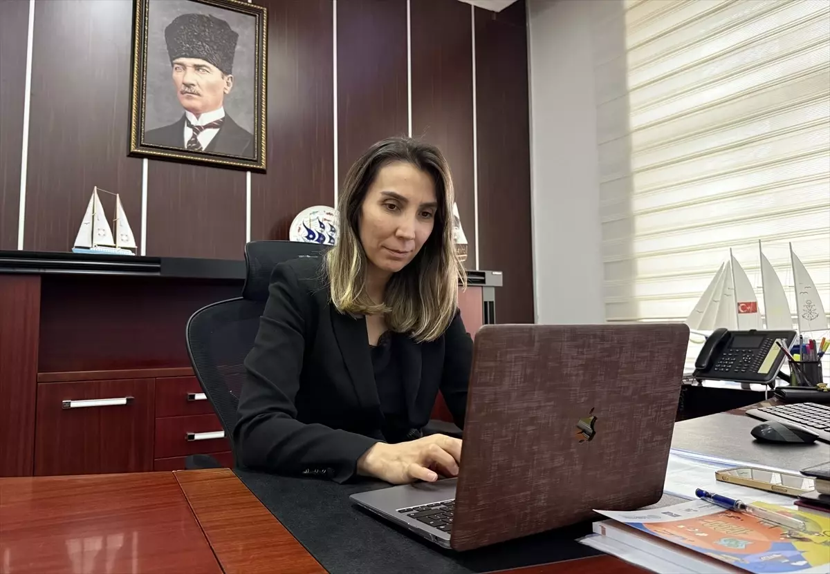 Gerze Kaymakamı Büyüker, AA'nın 'Yılın Kareleri' oylamasına katıldı