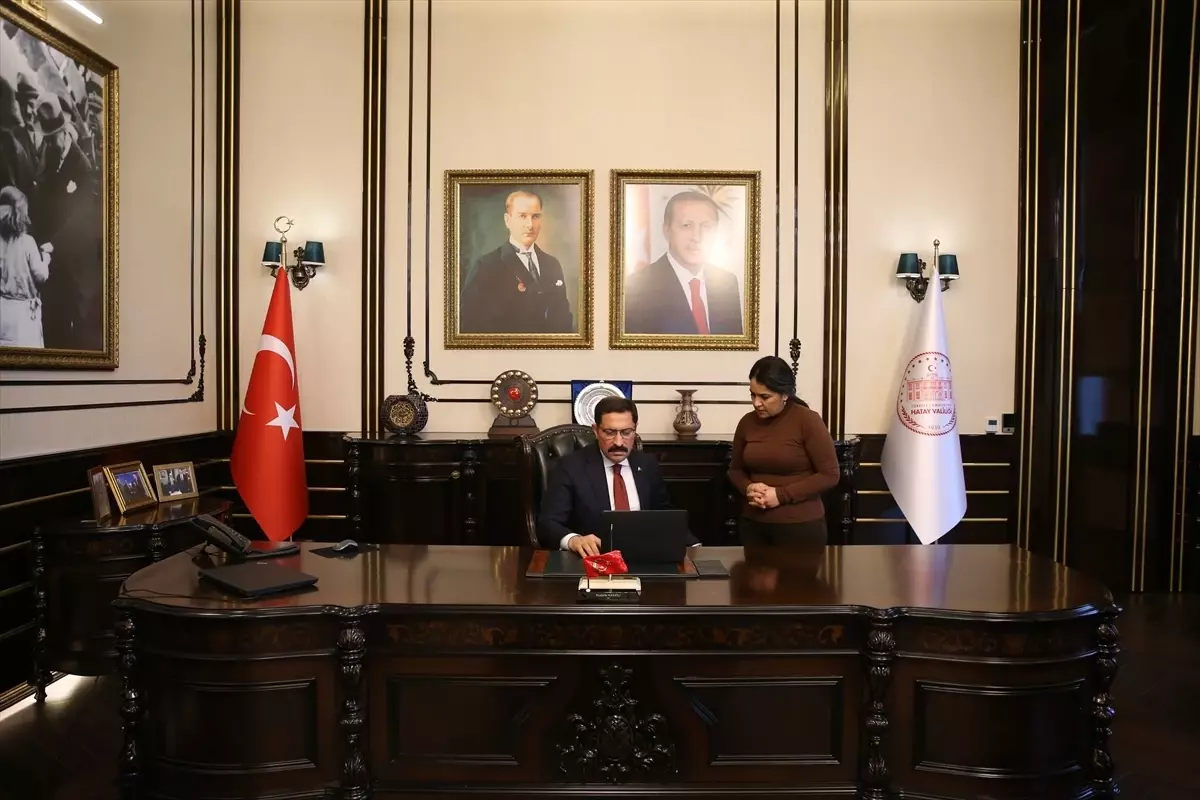 Hatay Valisi Mustafa Masatlı AA'nın 'Yılın Kareleri' oylamasına katıldı