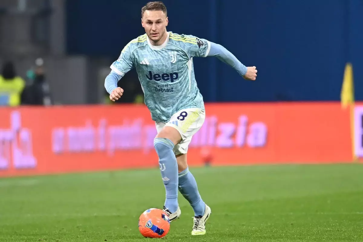 Hollandalı orta saha Galatasaray'ın teklifini reddetti