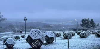 İstanbul'un bazı bölgelerinde kar yağışı etkili oluyor