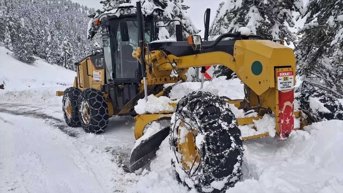 Kahramanmaraş'ta kar nedeniyle 137 mahalleye ulaşım sağlanamıyor