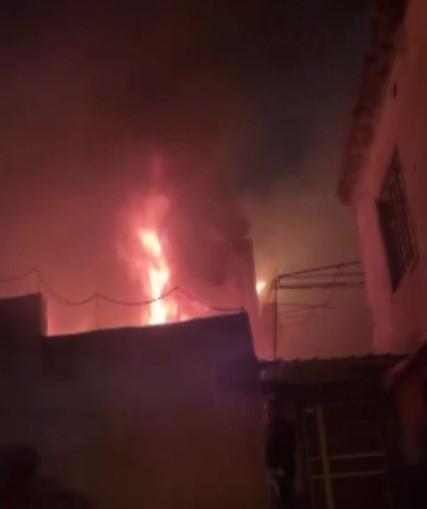 Kahramanmaraş'ta metruk evde yangın