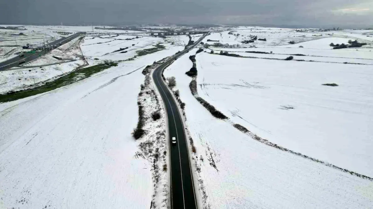 Karadeniz yaylaları değil, İstanbul: Arnavutköy'de kartpostallık kış manzarası