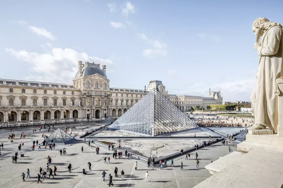 Louvre Müzesi yeniden grevde: Kapılar ziyaretçilere kapatıldı
