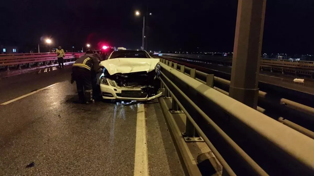 Manavgat'ta üç araçlı zincirleme kaza: 3 yaralı