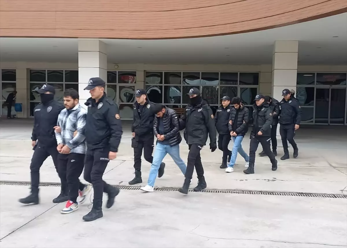 Manisa merkezli 6 ilde DEAŞ operasyonunda 7 kişi yakalandı