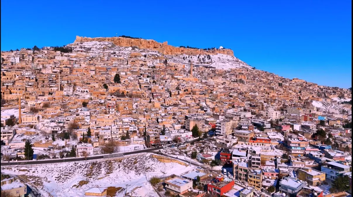 Mardin'de 4 ilçede eğitime kar engeli