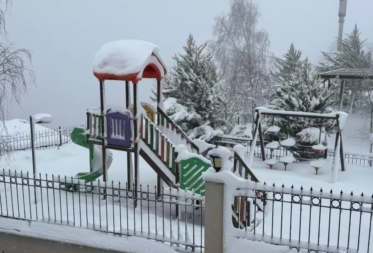 Ordu'nun Akkuş ilçesinde eğitime kar engeli
