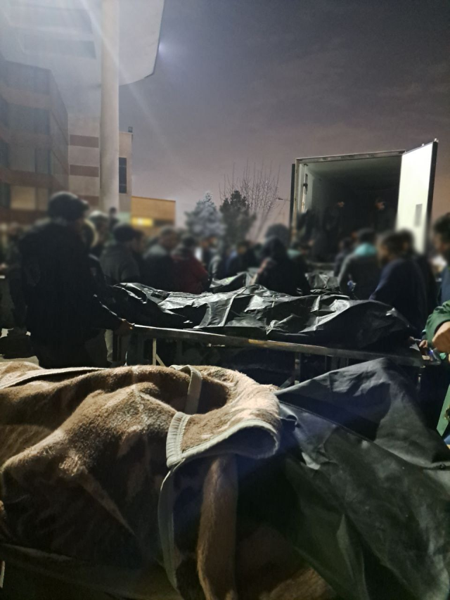 riza pehlevi den cesetlerin sokaklara dizildigi 19451685 2324 m