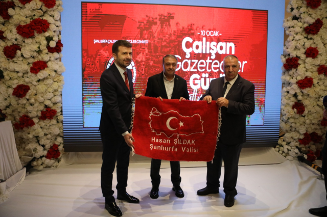 Şanlıurfa'da 10 Ocak Çalışan Gazeteciler Günü Coşkuyla Kutlandı Şanlıurfa'da 10 Ocak Çalışan Gazeteciler Günü Coşkuyla Kutlandı