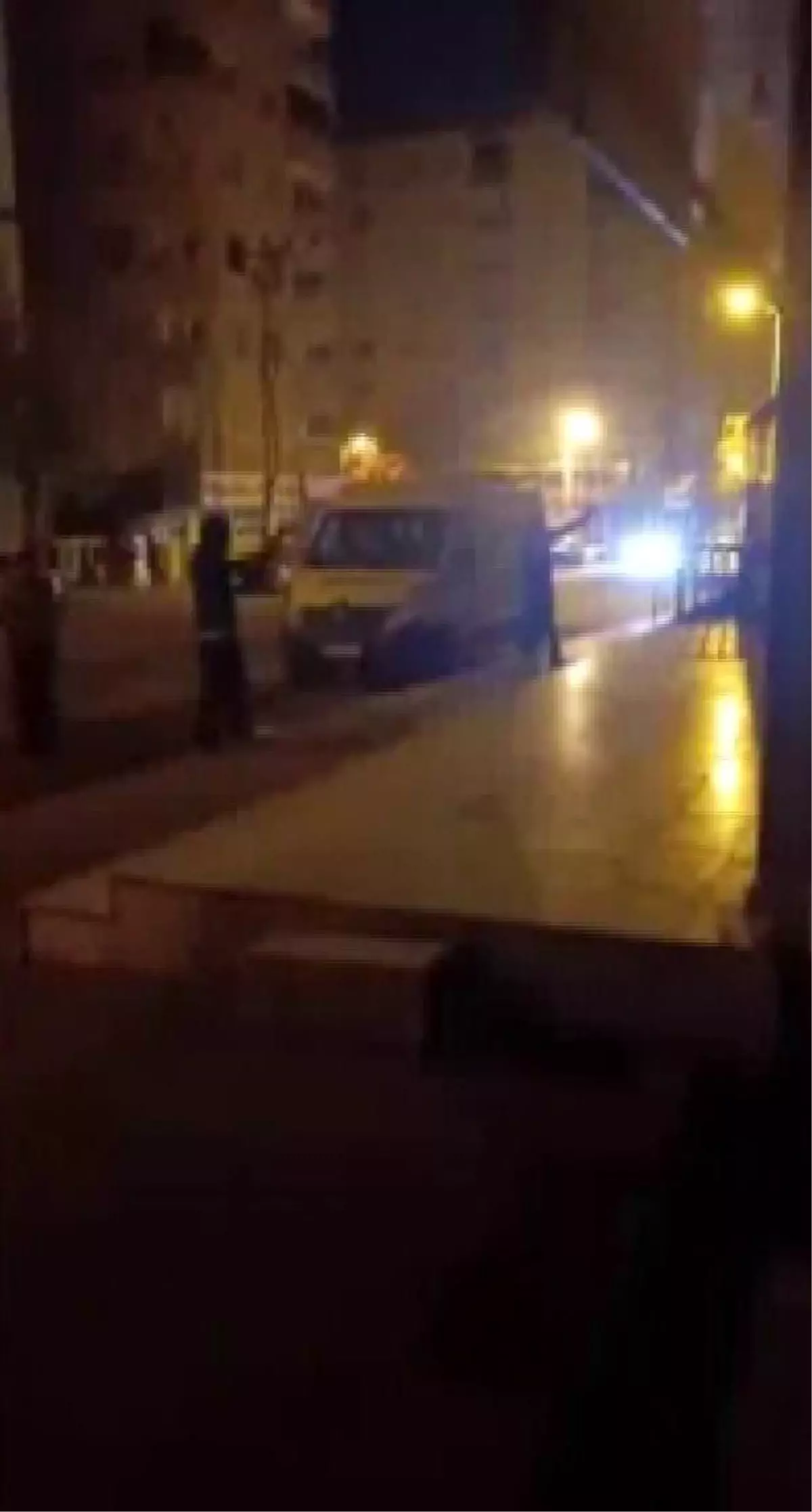 Silahlı saldırganlar iş yerini kurşun yağmuruna tuttu