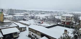 Tokat'ın ilçelerinde kar yağışı etkili oluyor
