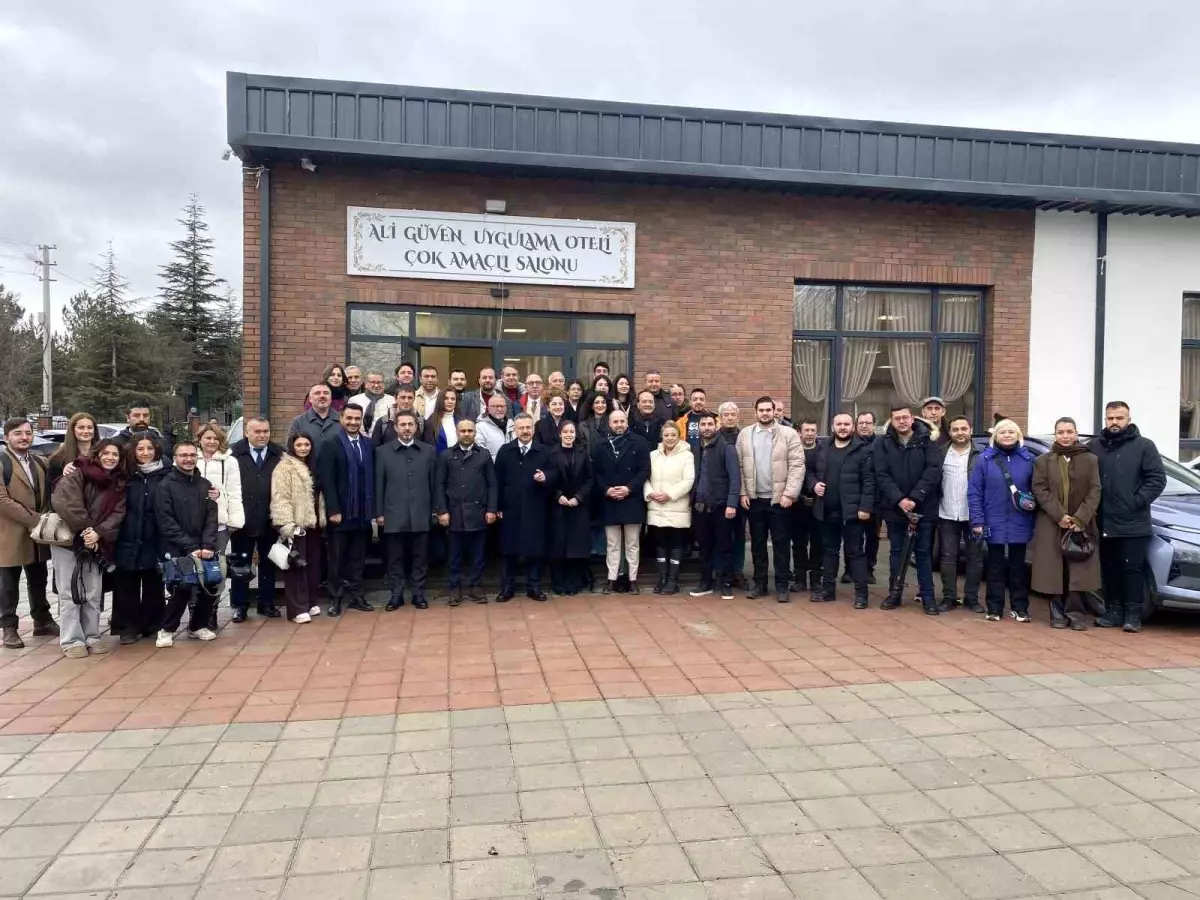 Vali Aksoy, basın mensuplarıyla vedalaştı