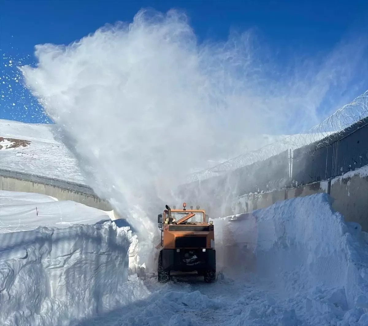 Van, Hakkari, Bitlis ve Muş'ta 111 yerleşim yerine ulaşım sağlanamıyor