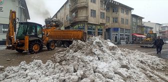 Yeşilyurt'ta karla mücadele çalışmaları sürüyor