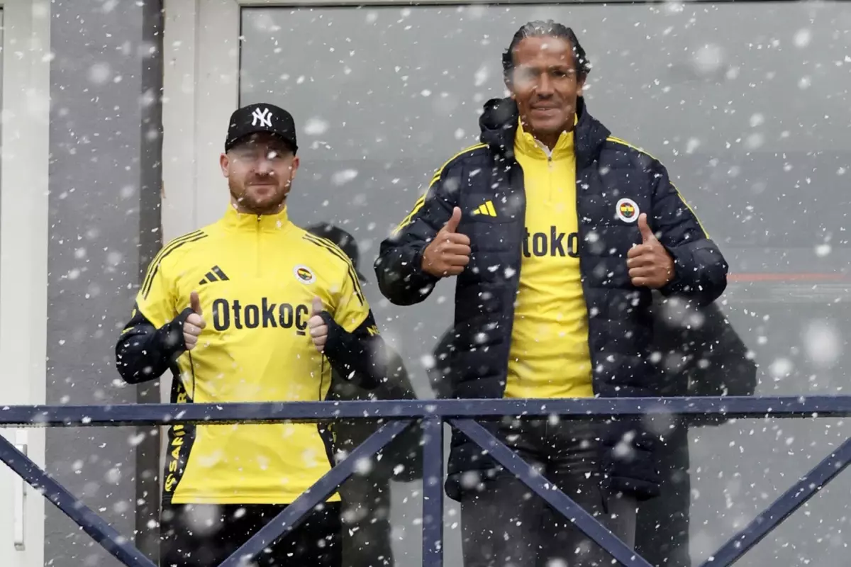 Yıllar sonra Samandıra'dalar! Fenerbahçe'nin antrenmanına sürpriz ziyaret