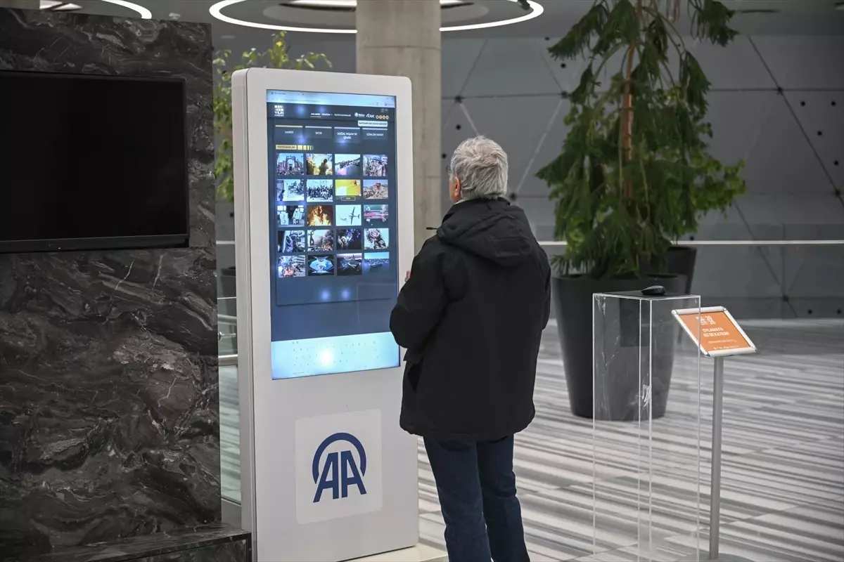 AA 'Yılın Kareleri' oylaması için CSO Ada Ankara'da dijital ekran kuruldu