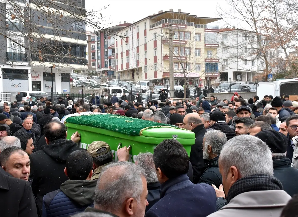 Adalet Bakan Yardımcısı Can'ın vefat eden kayınvalidesinin cenazesi Kırıkkale'de toprağa verildi