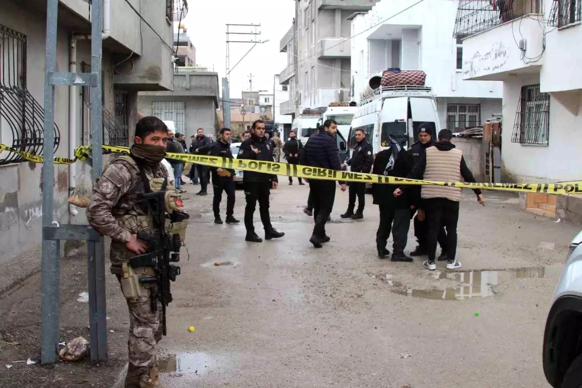 Adana'da taşlı, sopalı, silahlı kavga: 1 ölü, 5 yaralı