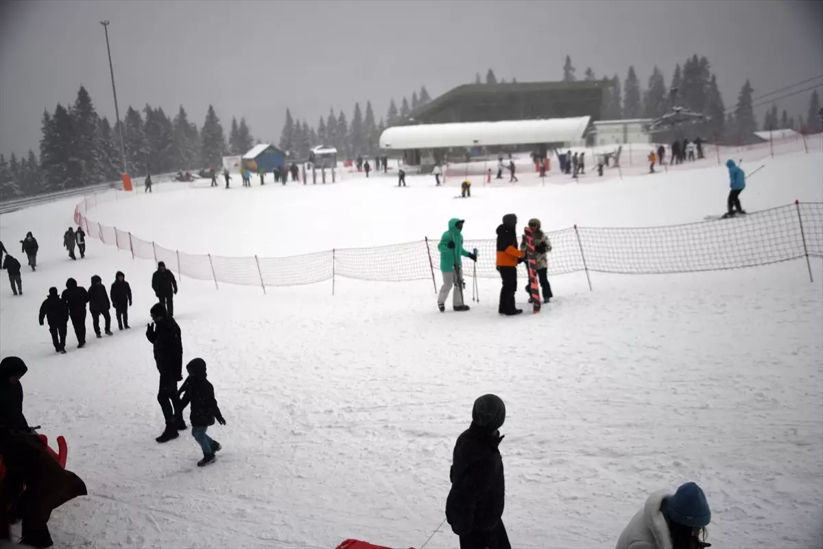 Anadolu'nun "yüce dağı" Ilgaz, yarıyıl tatilinde kayak turizmini tercih edecekler için hazır